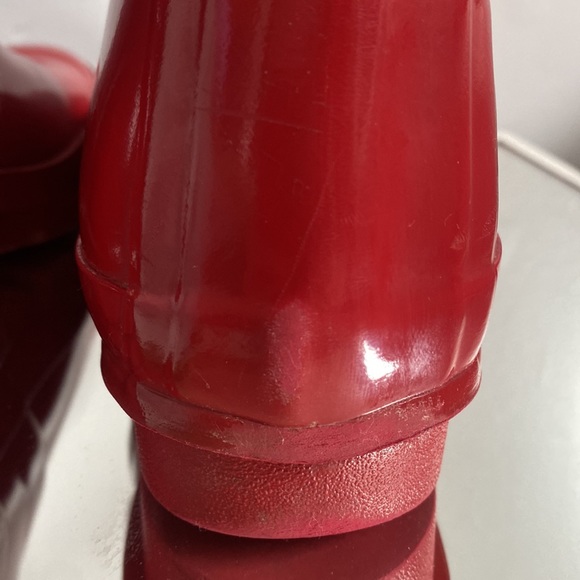 Hunter women's original tall gloss bright red knee high waterproof rain boots - Picture 11 of 13